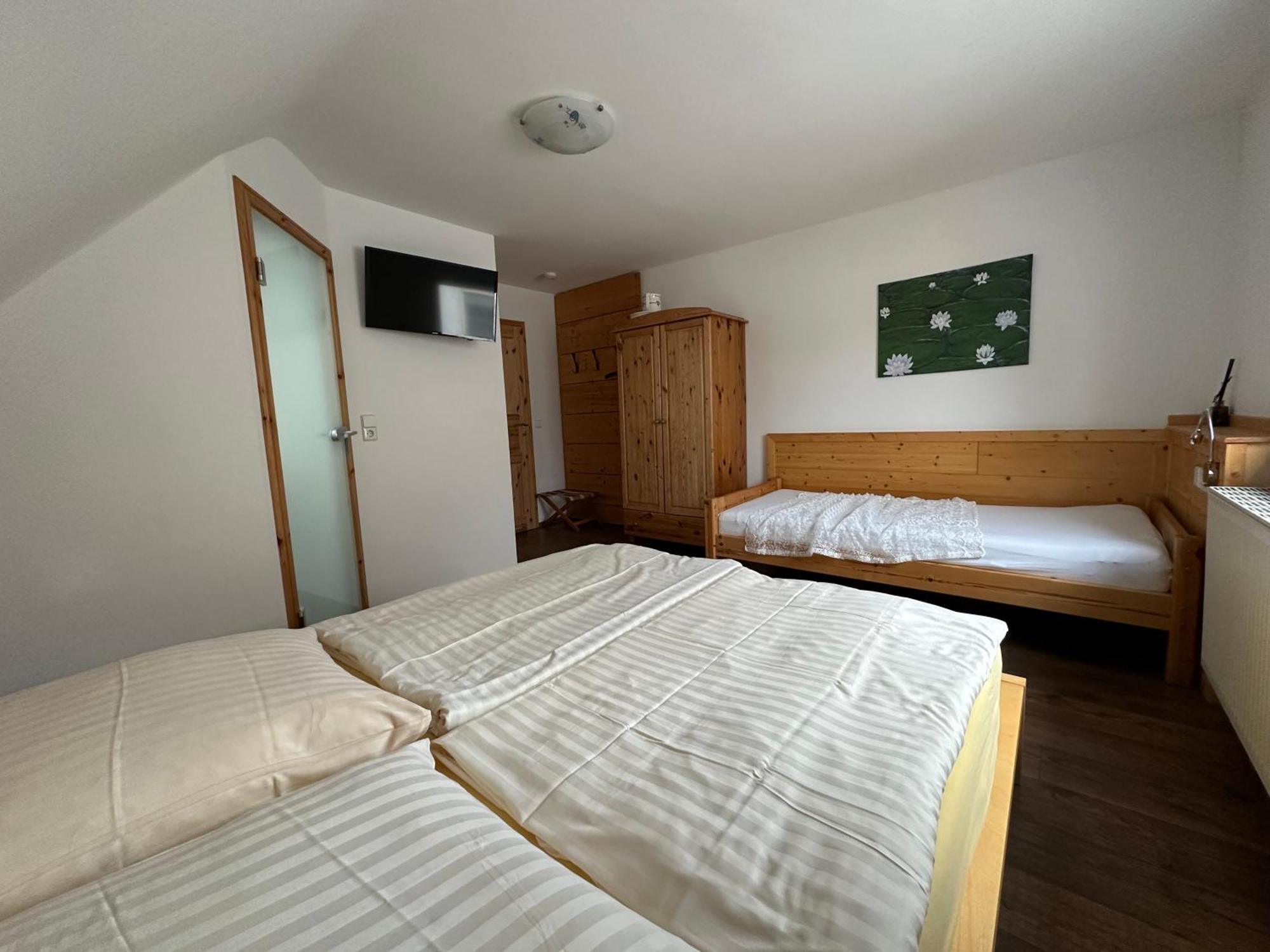 Pension Schramm Karlsruhe Extérieur photo