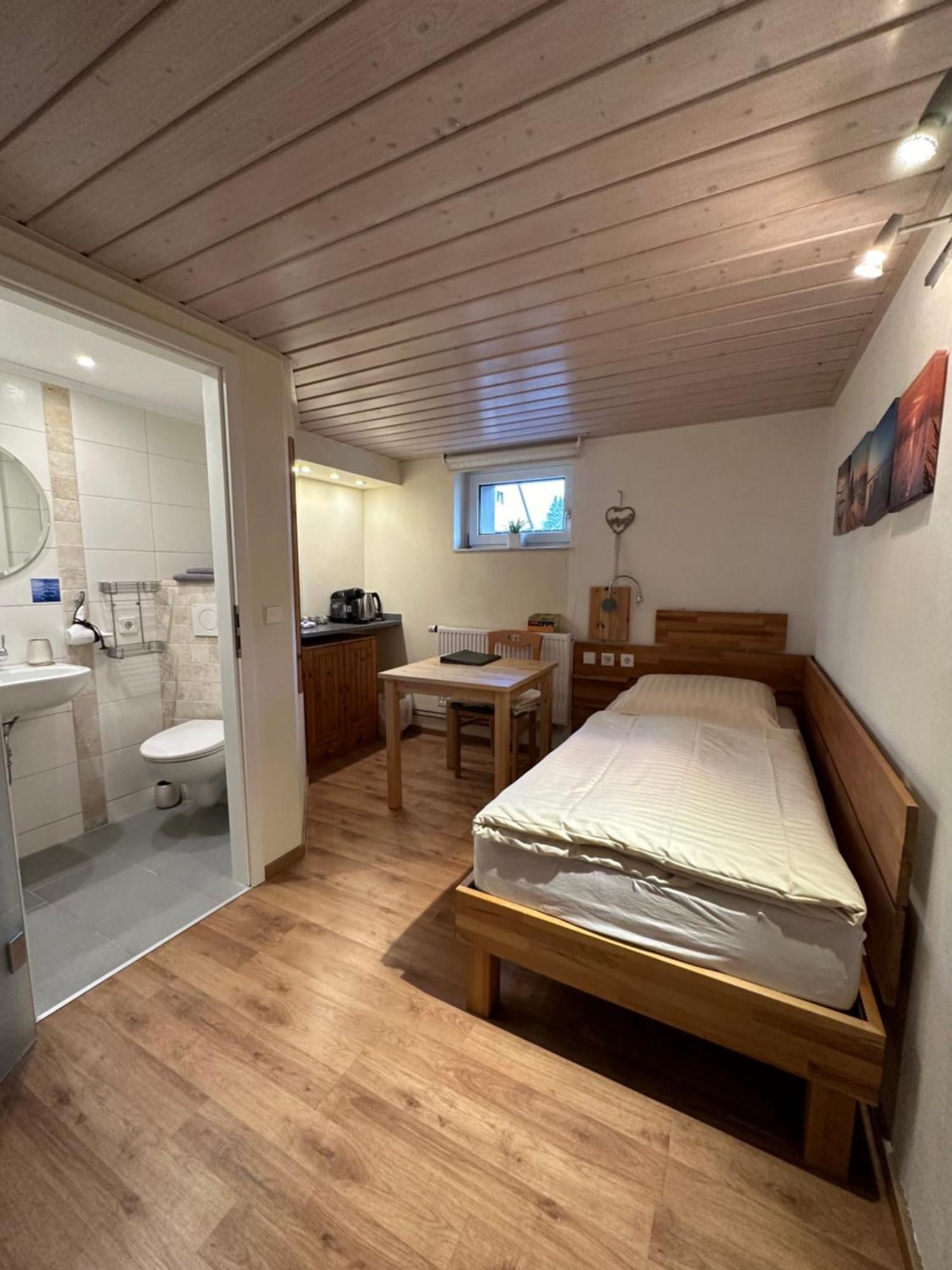 Pension Schramm Karlsruhe Extérieur photo