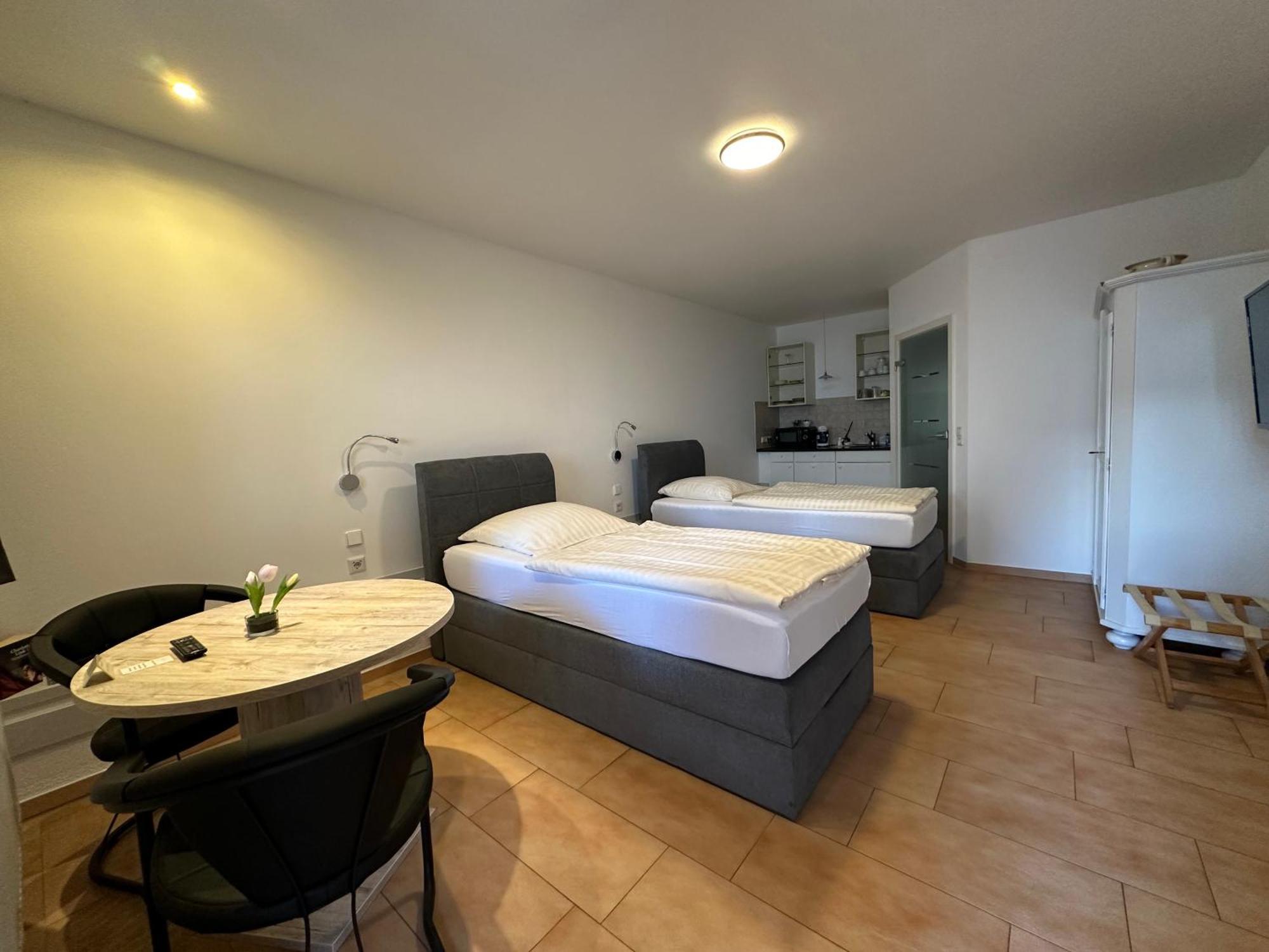 Pension Schramm Karlsruhe Extérieur photo
